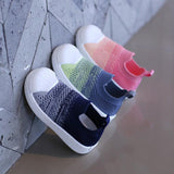 Boys and Girls with Soft Soles and Breathable Flying Shoes