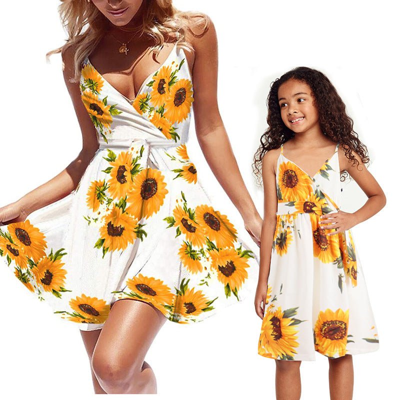 Family Matching Mother-daughter Vacation V-collar Flower Dresses