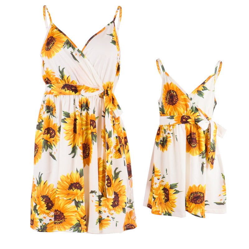 Family Matching Mother-daughter Vacation V-collar Flower Dresses